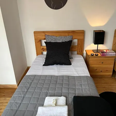 公寓 Aphrodite 2 Bedroom Down Town