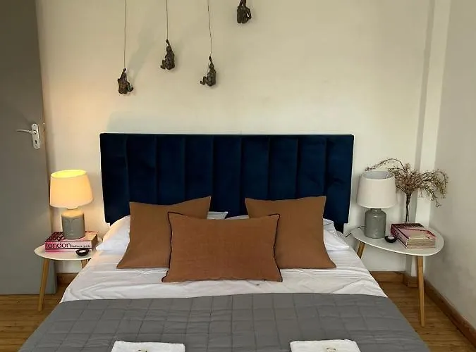 Aphrodite 2 Bedroom Down Town