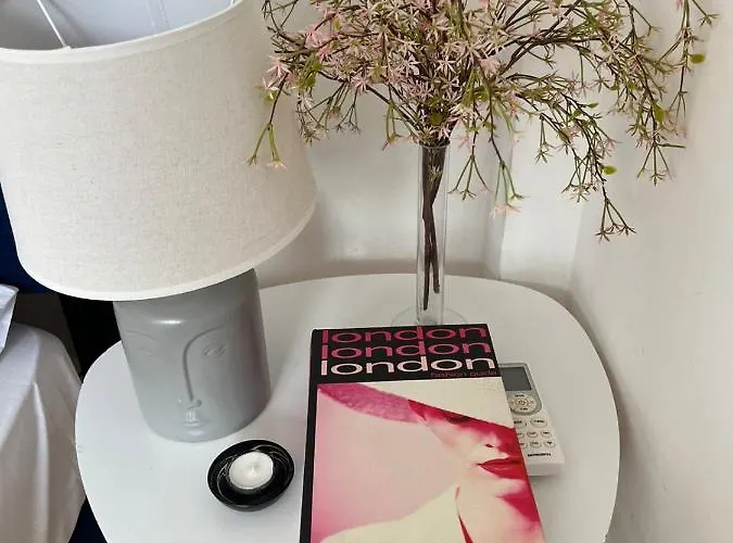 Aphrodite 2 Bedroom Down Town *